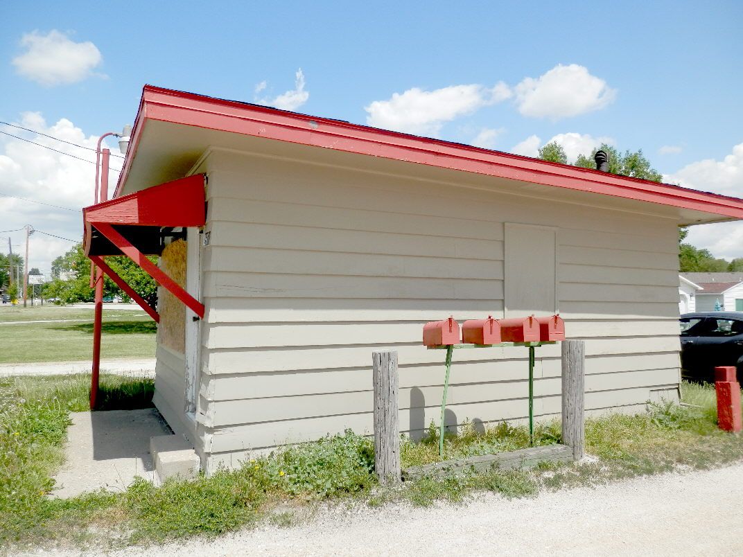 2051 Grand Ave, Galesburg, IL 61401